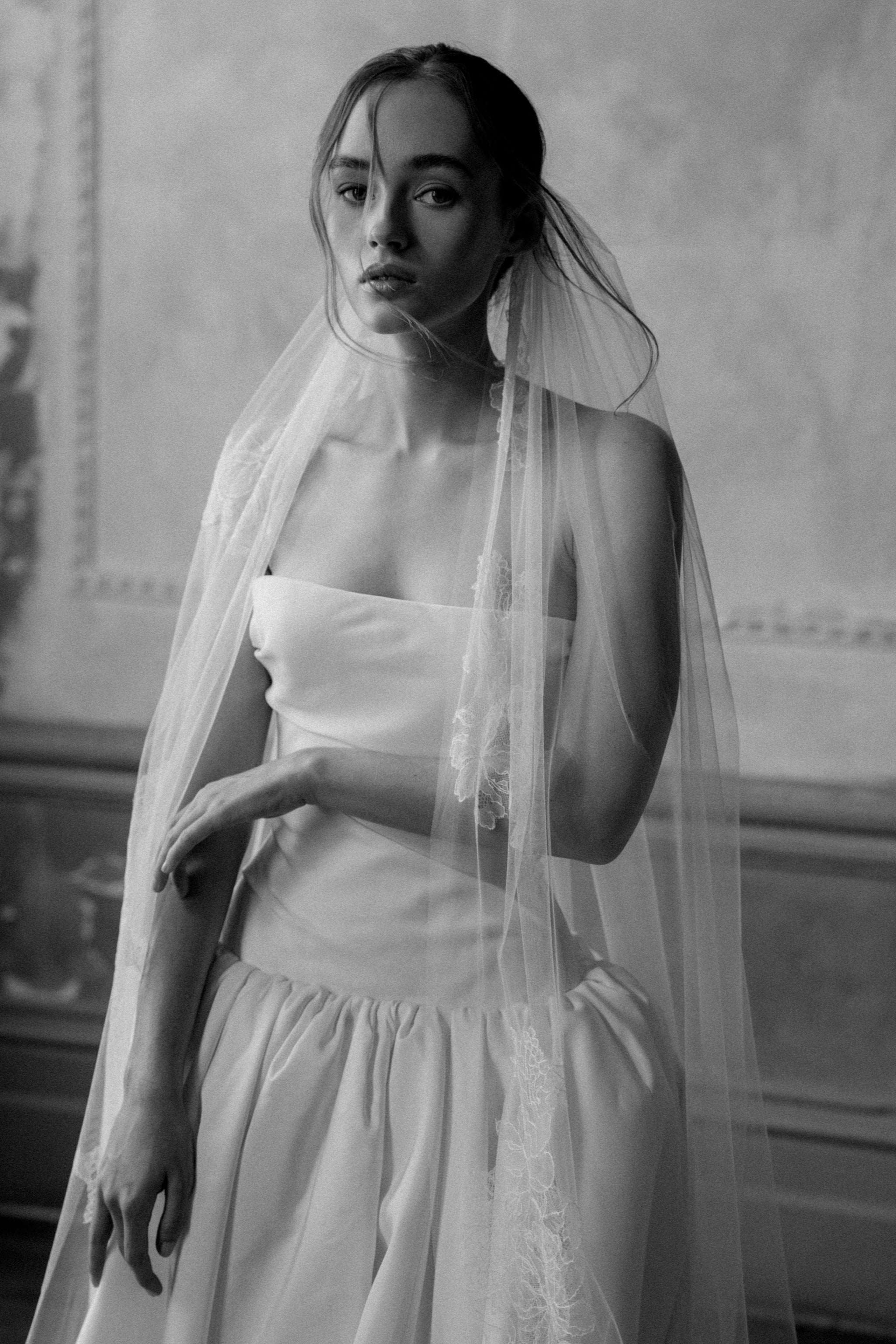 N12 - Lace Applique Veil