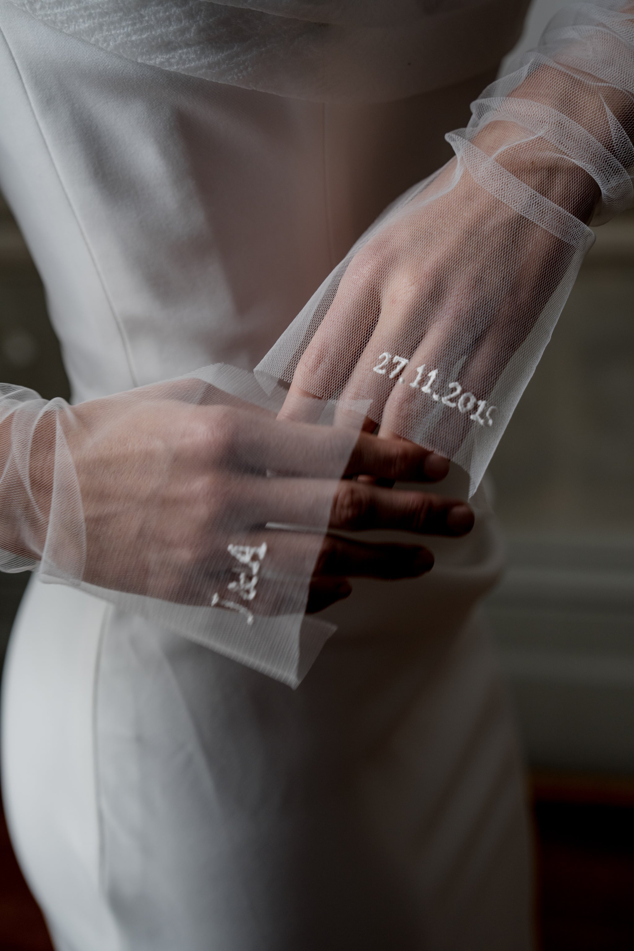 N10 - Tulle Gloves